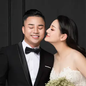 Vợ Chồng Hữu Công