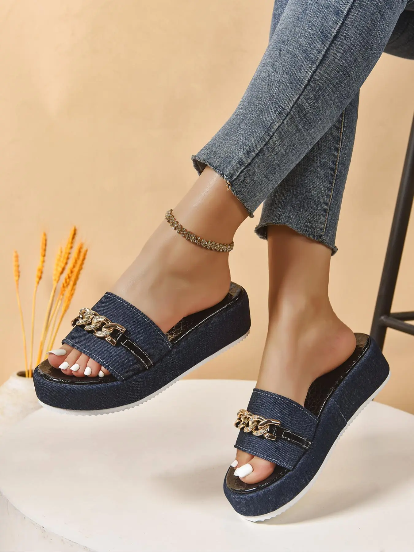 Women's Fashionable Chain Decorated Platform Slides, Casual Comfortable Platform Sandals for Summer, Lightweight Breathable Shoes for Daily Wear