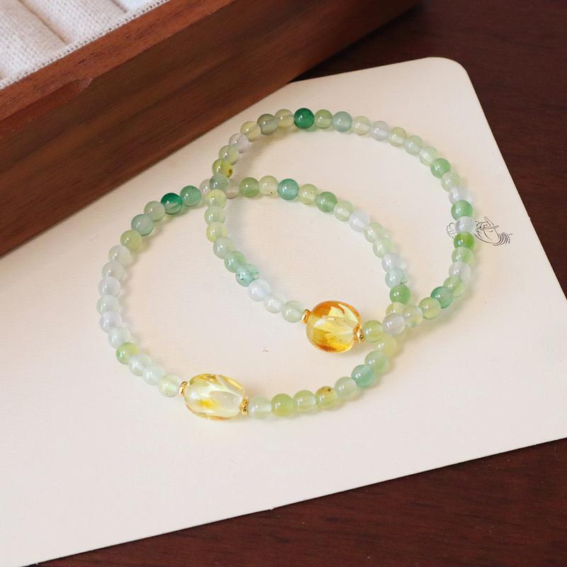 Product Introduction of Natural Grape Purple Chalcedony Crystal Bracelet Artistic Temperament White 4mm Extremely Fine Natural Crystal Bracelet Accessories 4