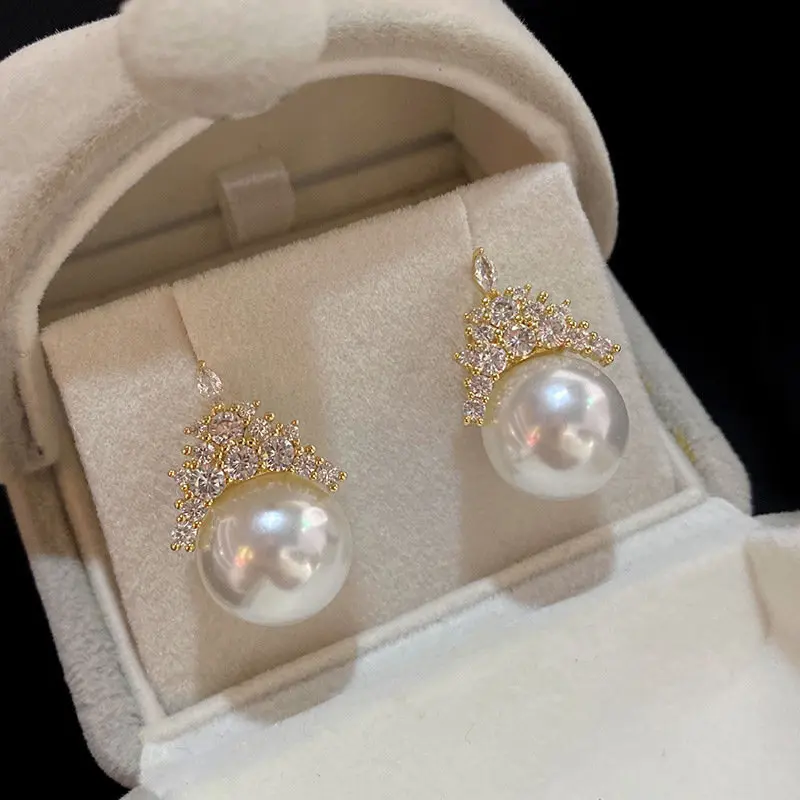 2025 Pearl Earrings: High end, niche, super sparkling, diamond studded, elegant, refined, crown shaped, fashionable earrings
