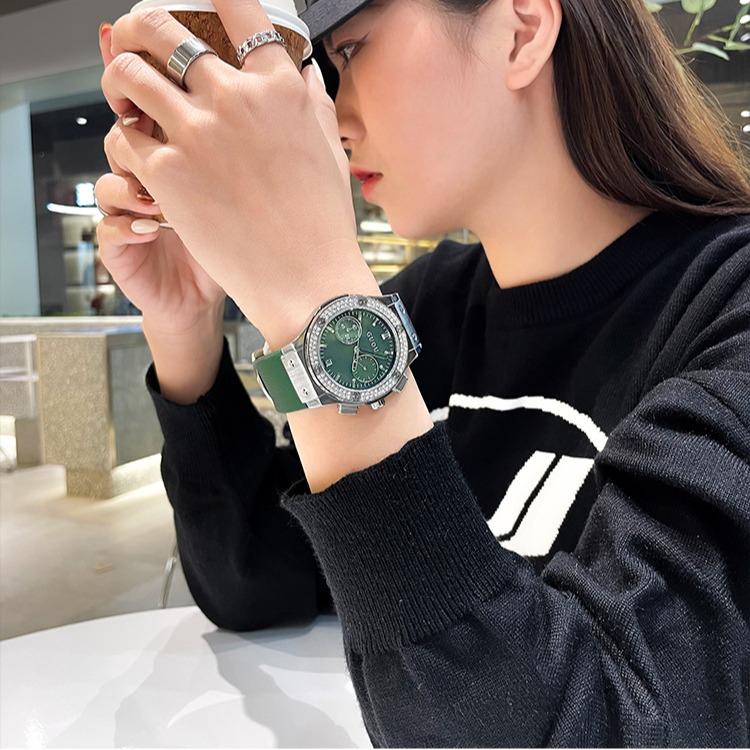 [TẶNG HỘP DA + LẮC TAY + PIN] Đồng hồ Guou nữ dây cao su mặt tròn size to đính đá xanh lục thời thượng ĐHĐ35603