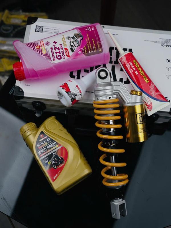   COMBO 5 MÓN  NHỚT WINDSPEEG GP500 TAY GA - 800ML + XÚC ĐỘNG CƠ POWER FULL + NƯỚC MÁT WINDSPEED HỒNG + TUÝP SỐ WINDSPEED ĐỎ + PHUỘC OH.LIN DÀNH CHO TAY GA  Vario vision,....  