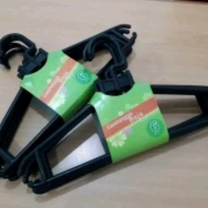PROMO..HANGER PLASTIK HITAM GANTUNGAN BAJU 2