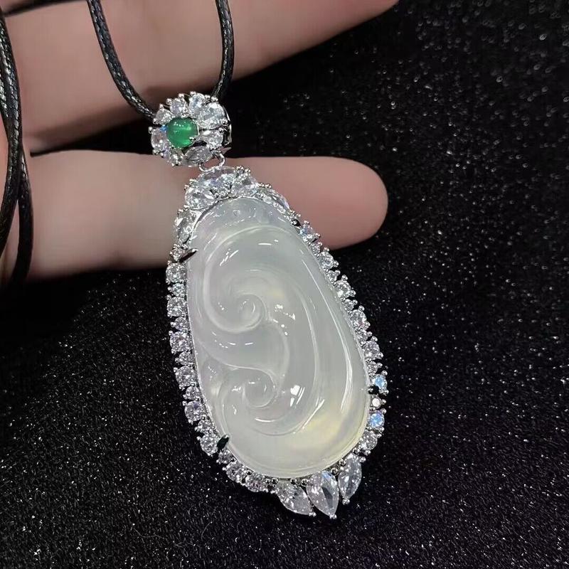 Product Introduction of Silver-plated inlaid agate white chalcedony ruyi pendant green agate female jade necklace pendant 0