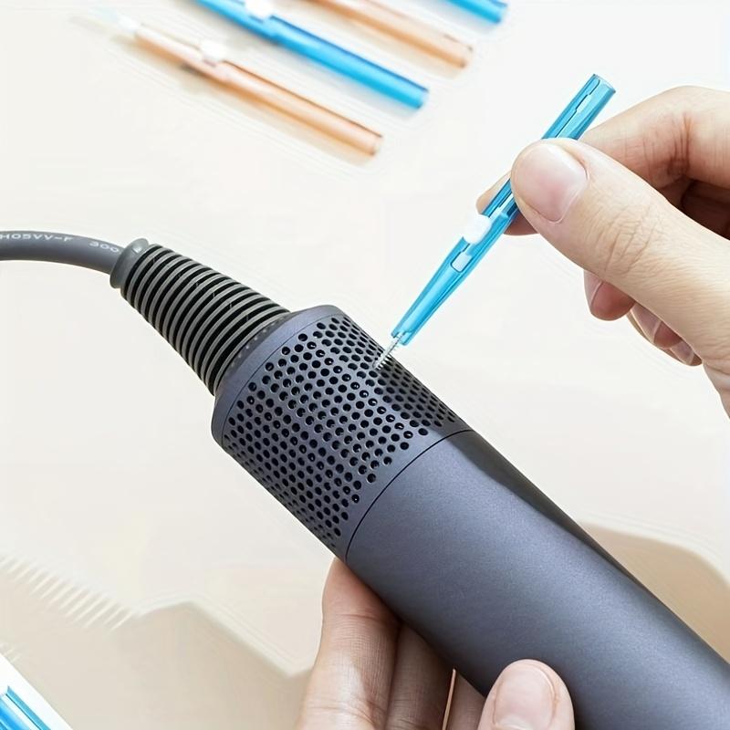 Product Introduction of 2pcs Retractable Cleaner Kit for Phone, Multi-functional Phone and Earphone Cleaning Kit, Cell Phone Cleaning Repair & Recovery Phone And Pad Port, Lightning Cables, And Connectors, Easy to Store And Carry Design 3