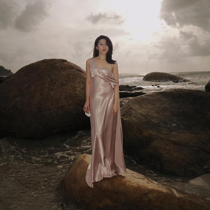 | Lamour Dress | Đầm Lụa Dài Cúp Ngực Kèm Dây Có Mút