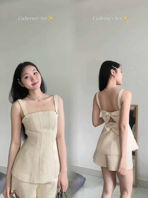 S058- Cabernet Set gồm áo có nơ sau lưng và quần short dáng ngắn màu kem xinh xắn dạo phố