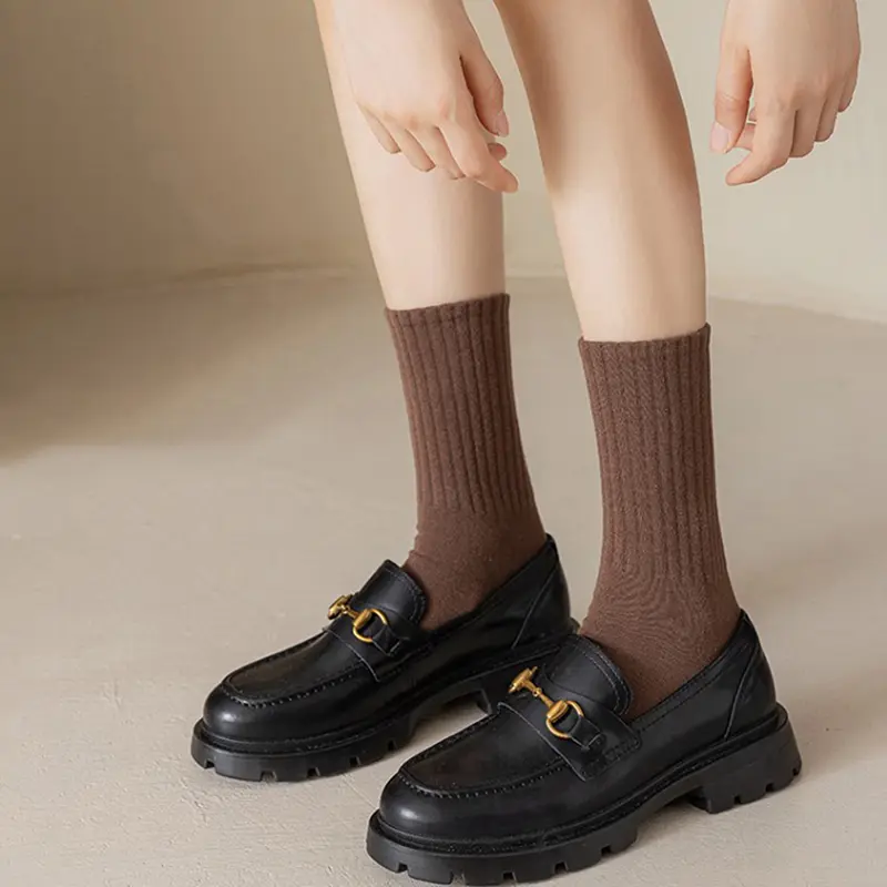 Black White Women Socks Autumn Winter Middle Tube Sock Korean Japanese Ins Trend Cotton Coffee Retro Designer Socks for Student