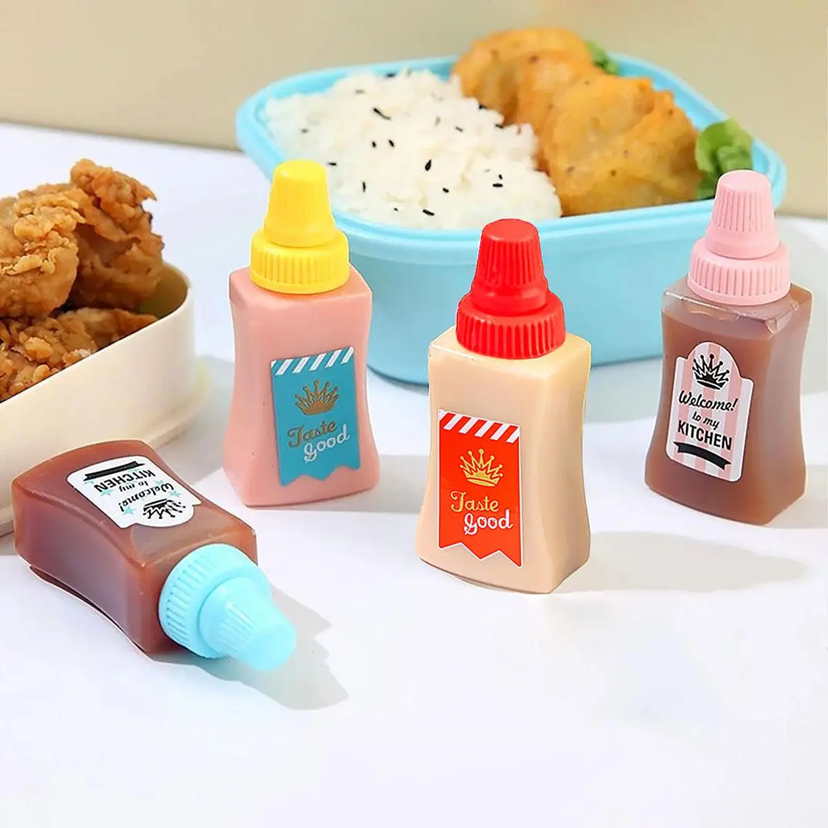 Cute Mini Sauce Bottle, 4pcs/set Portable Seasoning Bottle, Kitchen Seasoning Utensils Supplies, Household Bundle, Portable Kitchen Accessories for Outdoor Camping BBQ, Household Kitchen Products