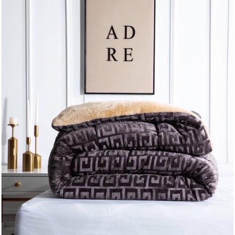 Chăn lông cừu chữ vạn mùa đông siêu ấm hình in sang chảnh