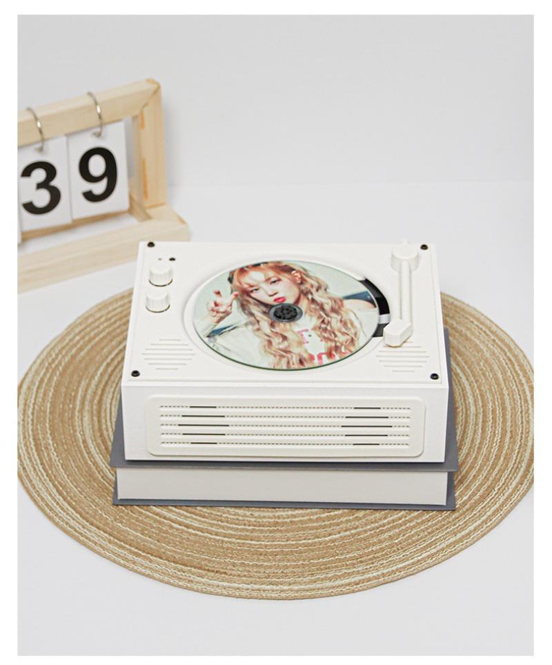 Product Introduction of Portable Retro Bluetooth CD Player All-In-One Audio System for Family Classmates Coworkers Birthday Gift 7