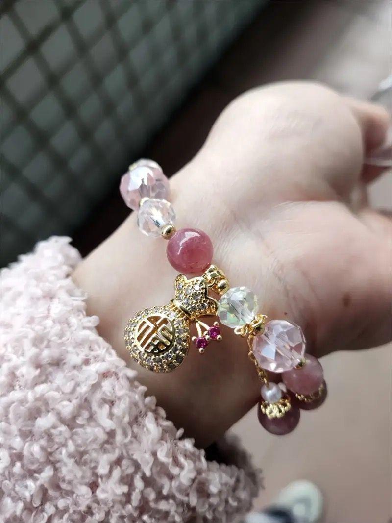 Product Introduction of [ 14k People Collection] Peach Blossom Fortune Strawberry Crystal Beaded Bracelet for Women Simple Fashion Crystal Bracelet Gift for Classmates and Best Friends 4