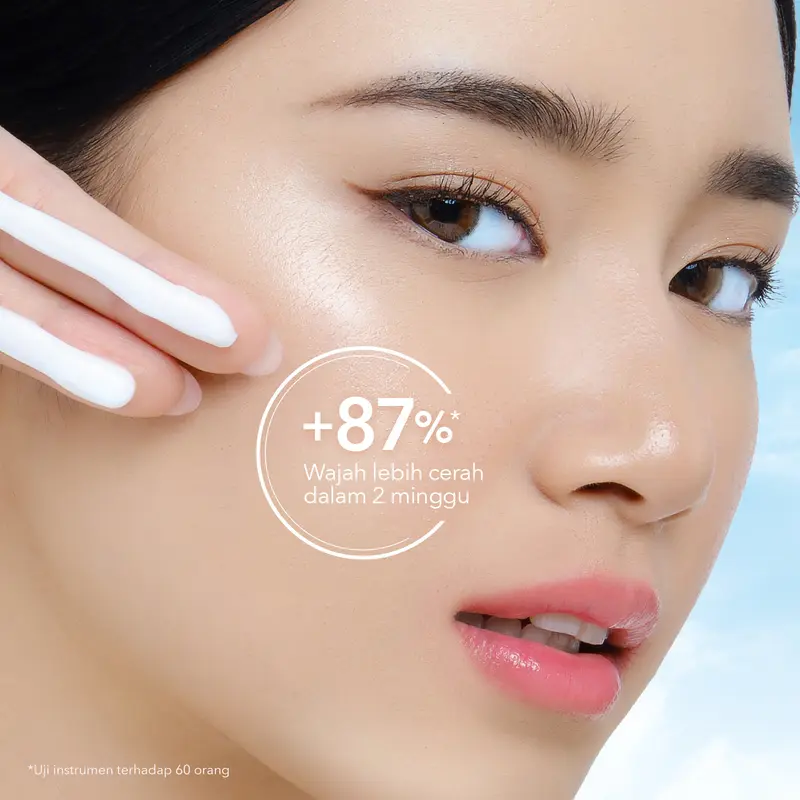 [6.6 MEGA SALE] OMG Oh My Glow Bright Booster UV Barrier Sunscreen 25 Ml SPF 50 PA+++  - Untuk Semua Jenis Kulit - Tone Up Sunscreen - Ringan, Cepat Meresap, Cerah Instan - Mengandung Niacinamide & Vitamin C - Sunblock, Tabir Surya 6