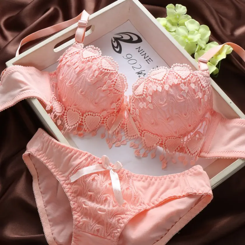 Set Bra Renda, Gaya Seksi, Garis Leher V Dalam, Sesuai untuk Dada Kecil, Boleh Menyerap Peluh, Seluar Dalam Wanita Berkumpul, Pendakap Atas Dipasang pada Dada, Bra Tebal cup  c