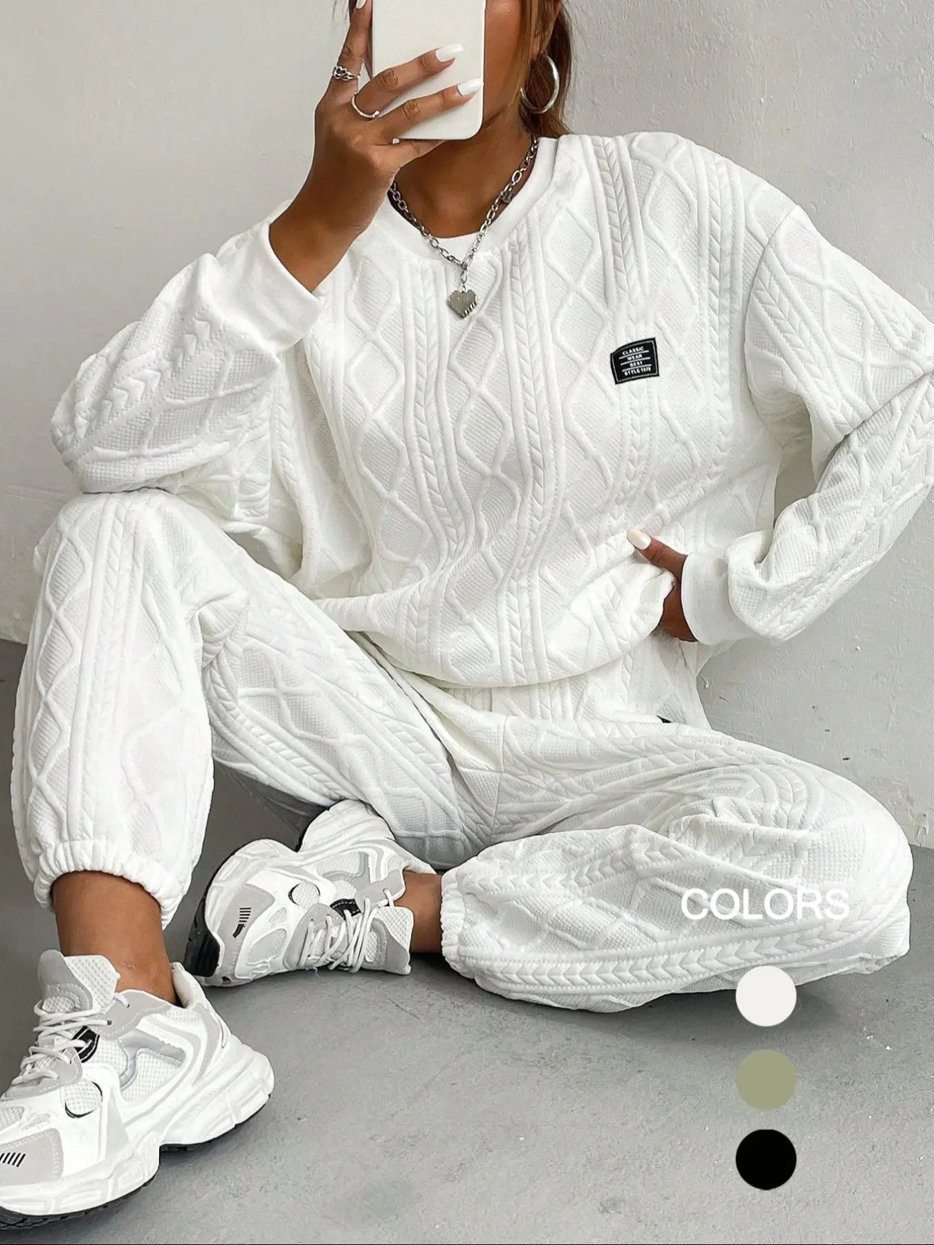 Women's Textured Baggy  Letter Patched Drop Shoulder Sweatshirt & Elastic Waist Sweatpants Two-piece Set, Casual Fashion Cozy Round Neck Long Sleeve Pullover & Jogger Trousers for Daily Wear, Women's Two-piece Outfits for Fall & Winter