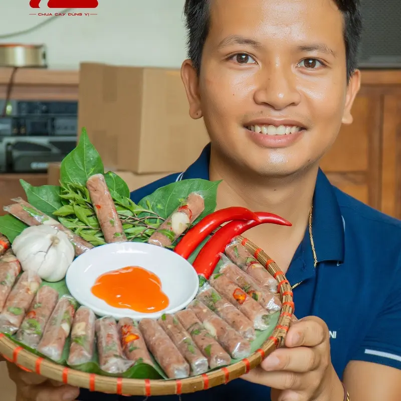 100 cái Nem Chua-Đặc sản Thanh Hoá chuẩn vị. Làm từ thịt và bì, có vị chua cay. Lên men bằng thính gạo. Food nem  chua 1
