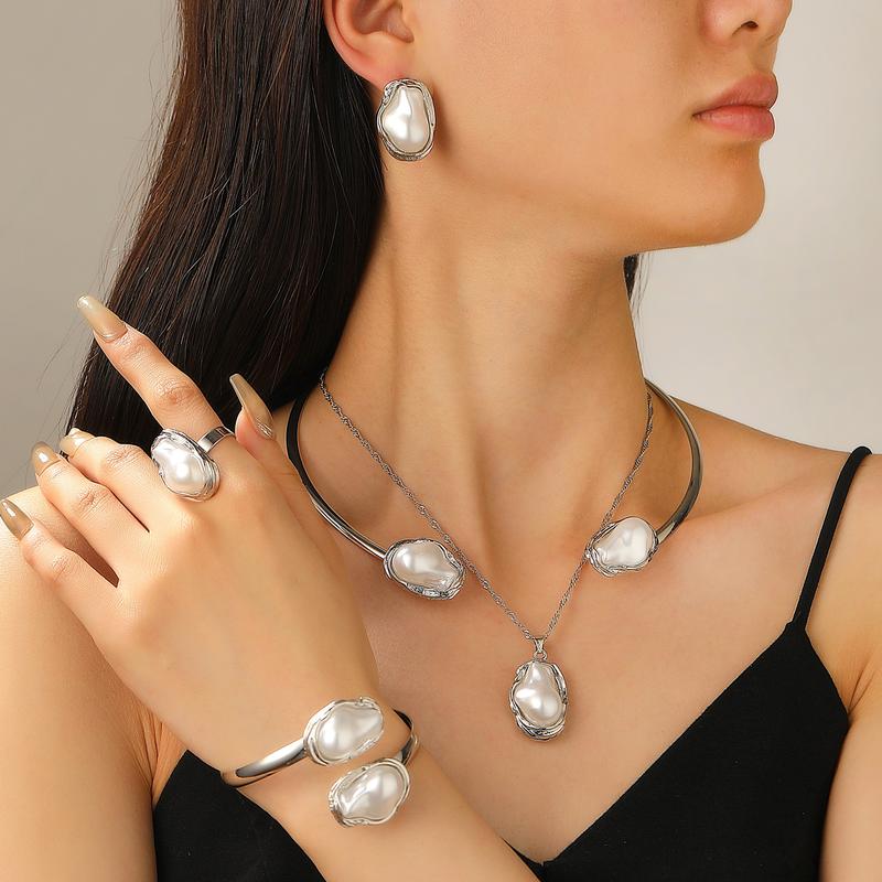 Product Introduction of Southeast Asian Trend Baroque Irregular Pearl Set Jewelry for Women High-end Necklace Earrings Ring Bracelet Choker 7