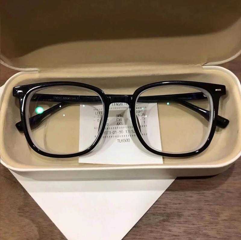 Kính cận nhựa khung vuông 0-4 độ phong cách Hàn Quốc dành cho nam nữ chất liệu mắt kính nhưa.