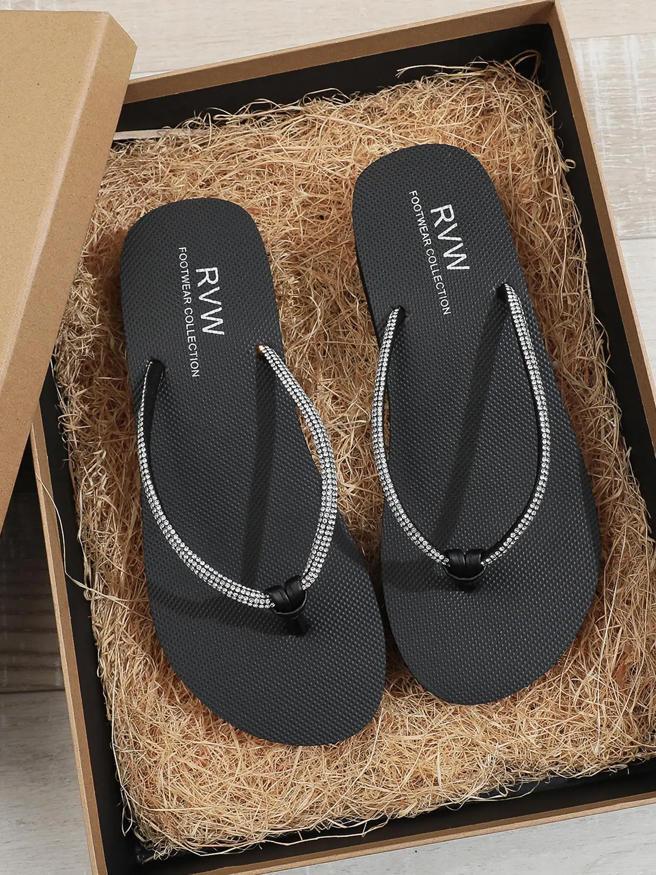Women's Minimalist Non-slip Flip Flops, 2024 New Style Simple Plain Flip Flops for Women and Girls, Casual Soft Comfortable Slippers for Summer Beach Wear
