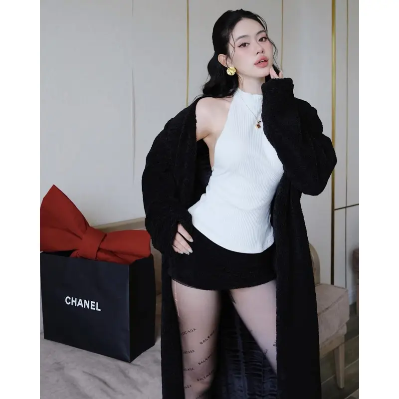 G.U - LUXE SHEARLING SET - Set lông cừu gồm áo yếm khoe lưng, Mini Skirt lông cừu, Áo khoác dáng dài lông cừu | BigBuy360 - bigbuy360.vn G.U - LUXE SHEARLING SET - Set lông cừu gồm áo yếm khoe lưng, Mini Skirt lông cừu, Áo khoác dáng dài lông cừu | BigBuy360 - bigbuy360.vn