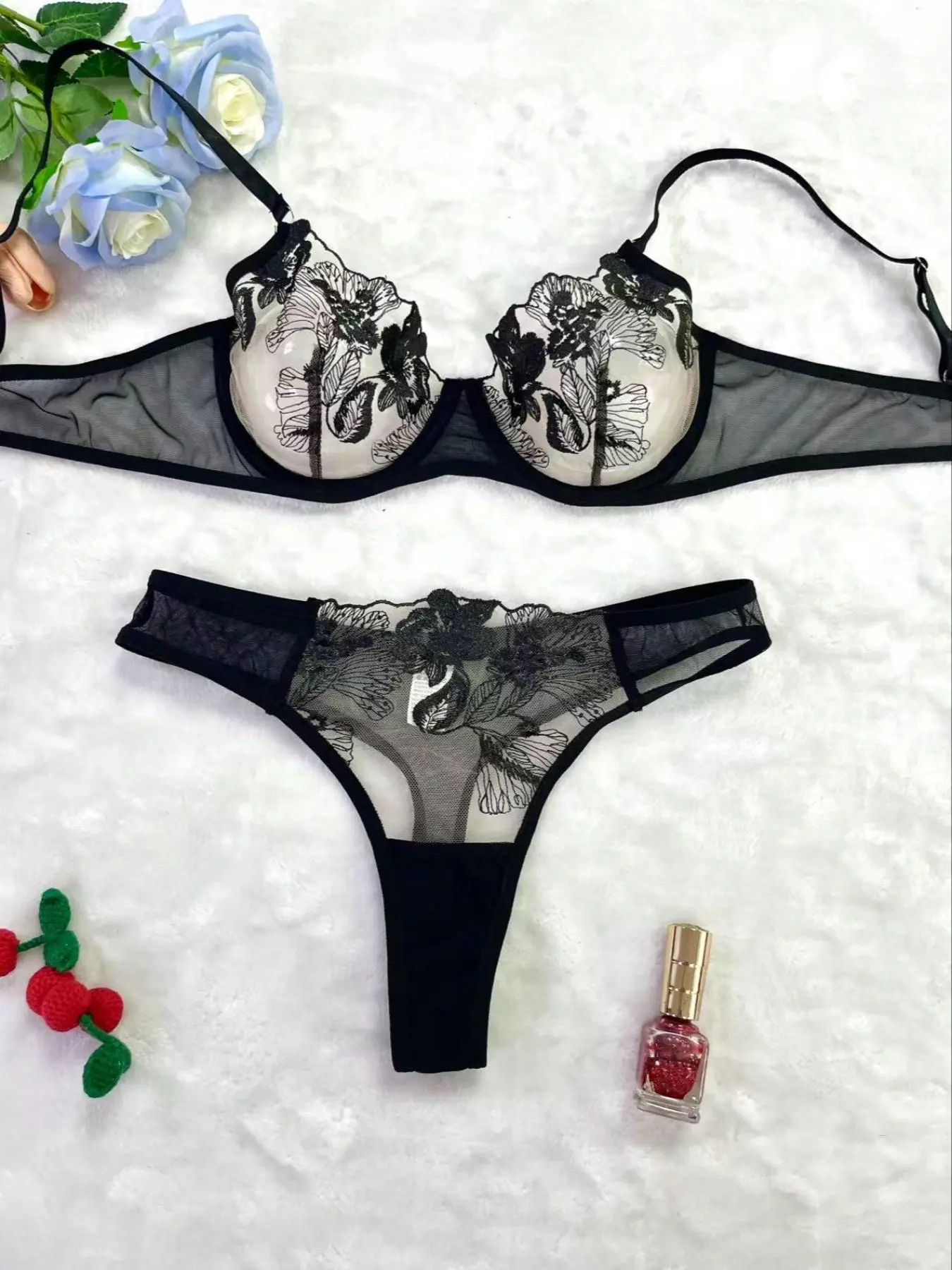 Women's Floral Embroidery Bra & Thong Two-piece Set, Sexy Comfy Breathable Lingerie Set for Daily Wear, Underwear Set for Women