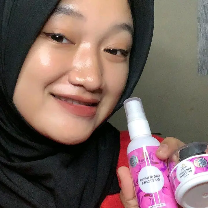 TONER VENORA BRIGHTENING FACE TONER 3