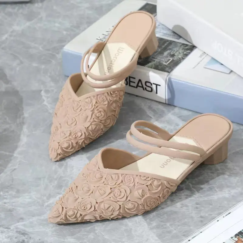 Women's thick heeled sandals are waterproof and can be worn on both sides. Medium sloping heels, plastic, anti slip, fashionable and pointed casual shoes are worn on the outside Sandal Wanita Flat