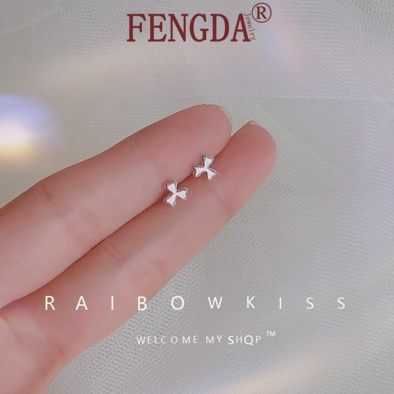 Product Introduction of Cod Clover Stud Earrings New Simple and Compact Flowers Cold Style MLER1098 Gold 17