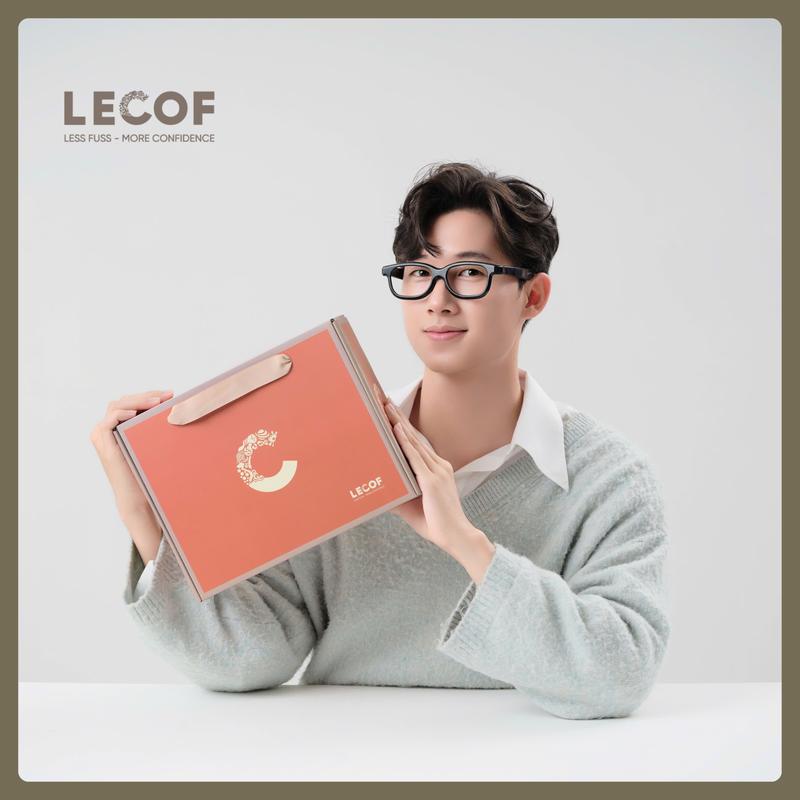 Bộ quà tặng HOÀN HẢO PREMIUM dành cho nam giới LECOF bao gồm Hộp quà LECOF premium và 4 sản phẩm: Sữa rửa mặt và Dung dịch vệ sinh và Tắm gội 2 trong 1 và Tẩy tế bào chết body nam