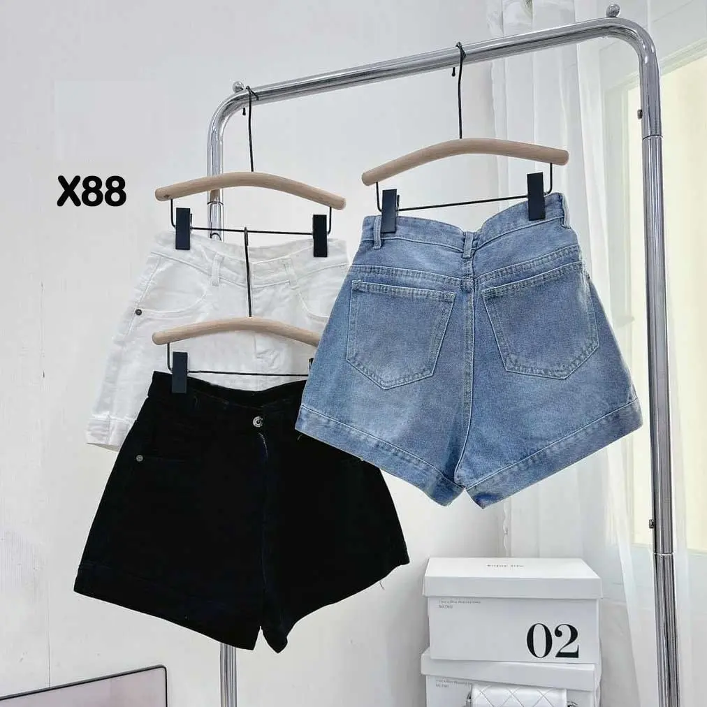Quần short jean nữ màu xanh trơn lật lai cạo cao đơn giản