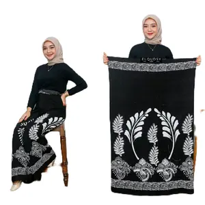 sarung santriwati, sarung goyor, sarung wanita, sarung goyor wanita Batik Rayon Muslim Motif Motif Muslim Pekalongan Hitam Nyaman Putri