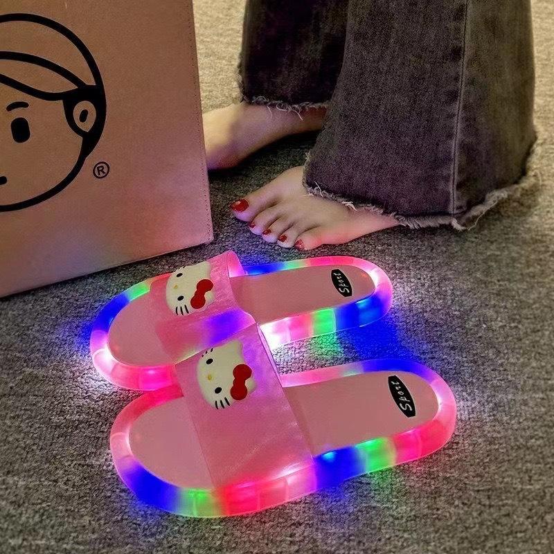Video Thật Dép Phát Sáng Đèn Nháy Hình Kitty Siêu Dễ Thương Mẫu Mới 2024,Dép Đèn Led Nhấp Nháy,Dép hello kitty cute