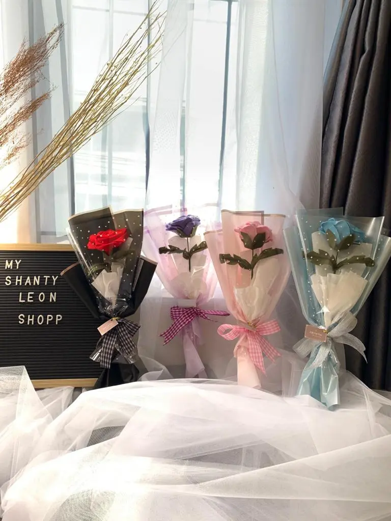 Bunga Mawar Mekar Flanel /  Bunga wisuda / Hadiah bunga