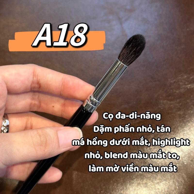 Cọ Đa Di Năng tán highlight tròn, má hồng nhỏ, phủ phấn nhỏ lông dê chuyên nghiệp Nhivie A18