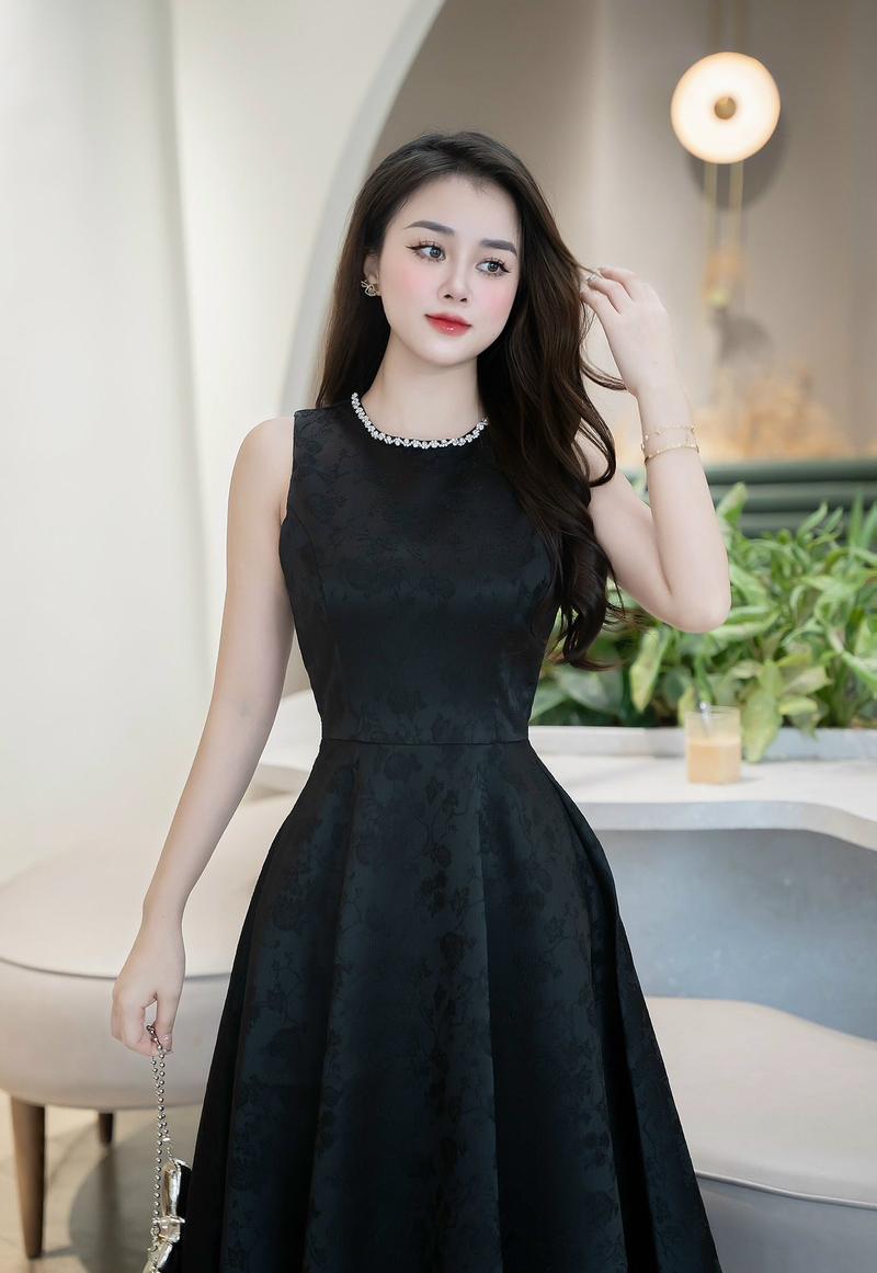 Product Introduction of Váy sát nách quay lộn 2 lớp Vân Hoa cao cấp cổ đính đá siêu sang Smlxl Nữ Women Dress 2