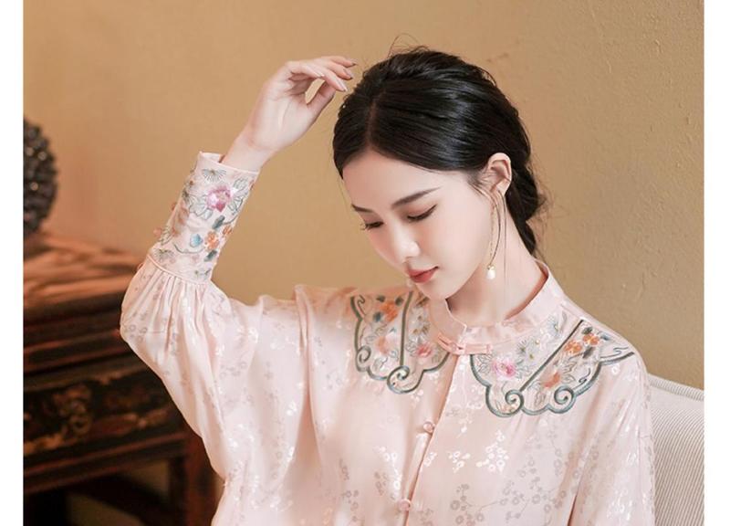 Product Introduction of Loose Version New Chinese Style Women's Shirt 2023 New Chinese Style Ethnic Style Tang Costume Top Long Sleeve Stand Collar Women 15