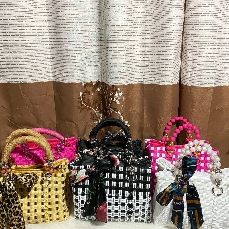 KIMMY BAG Tas Jali Sultan Size S Berfuring dilengkapi dengan aksesoris wanita 4