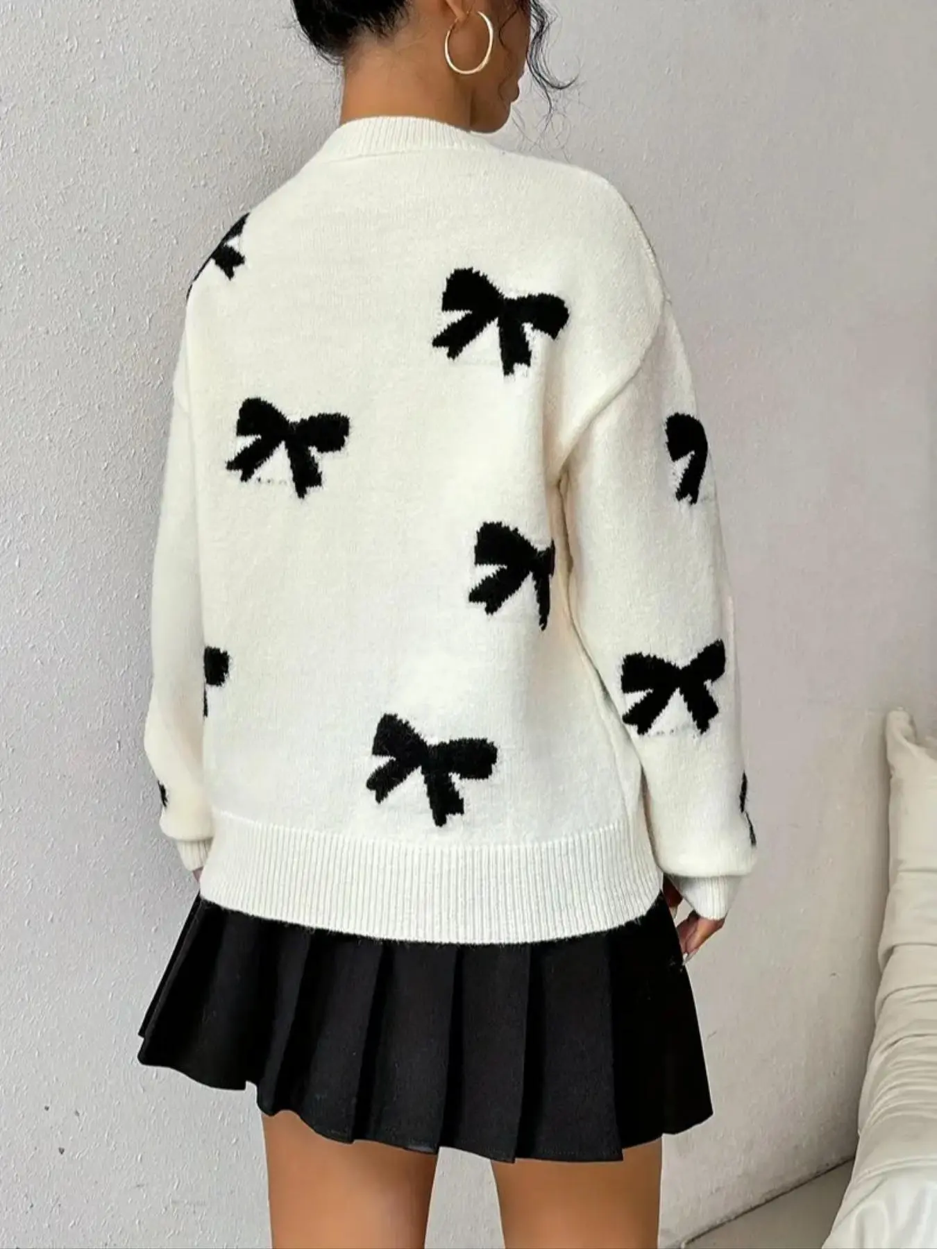 【Plus Size】 Bow Pattern Crew Neck Sweater Pullover, Casual Long Sleeve Jumper for Fall & Winter, Women's Plus Clothing for Daily Wear