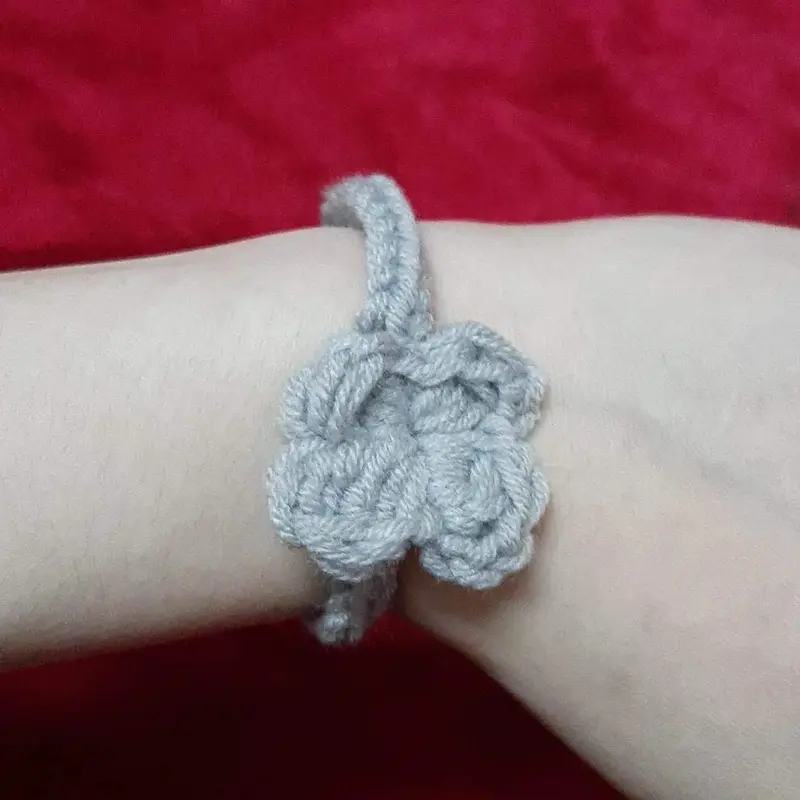 Cột tóc cỏ 4 lá may mắn handmade từ len 0