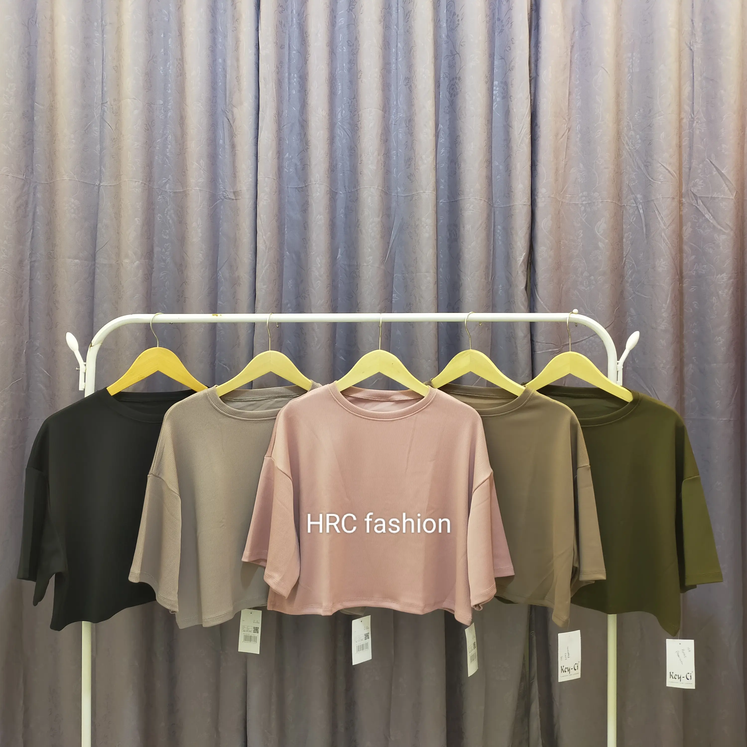 HRC Fashion| atasan crop top cewek lengan 3/4| kaos crop top oversize wanita| baju serba| baju kaos wanita| atasan korean style Katun Polos Santai wanita melar