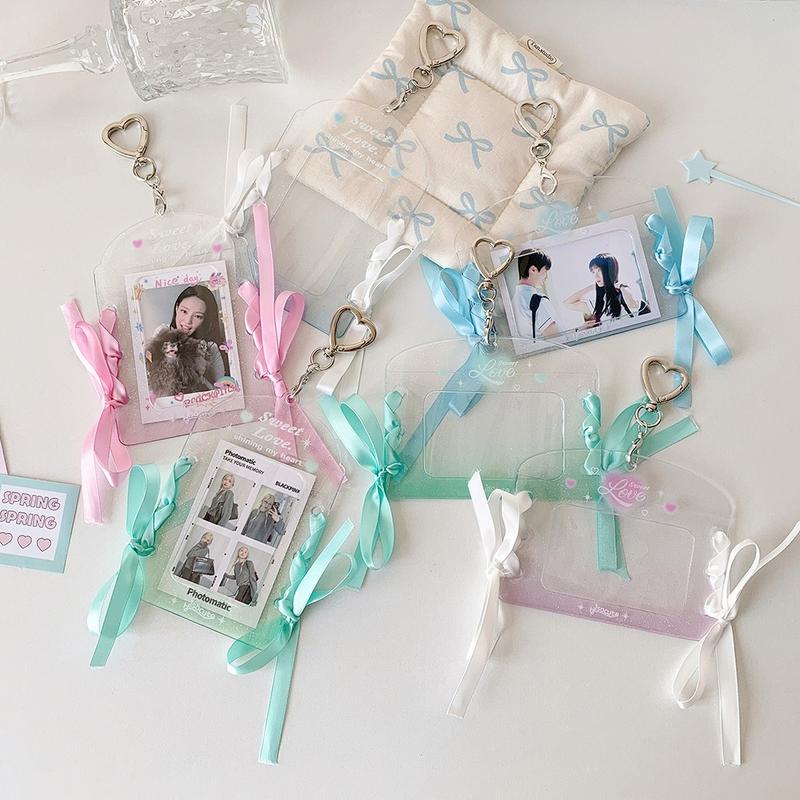 Product Introduction of 1-3in Photo Display With Keychain DIY Ribbon Photocard Holder Love Heart Pendant Hanging Decoration Idol Card Display Protector Picture PVC Card Cover ID Photo Photocard Frame School Stationery 9