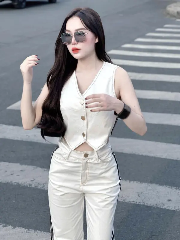 Sét Áo Sơ Mi Nữ GiLe Nữ Áo Sát Nách Quần Suông KaKi Màu Trắng,Quần Nữ Dáng Dài Sang Chảnh,Đi Chơi.Đi Làm,Dạo Phố S066 setáocroptopquầnsuông nơ set bộ ống Women Ong 1
