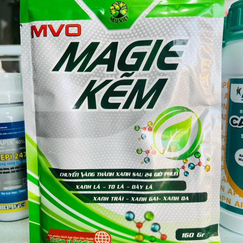 Phân bón lá Magie - Kẽm - Đồng. Biến vàng thành xanh giúp xanh lá to lá giày lá xanh trái xanh gai xanh da. 1 gói pha 200 lít nước đem phun qua lá.
