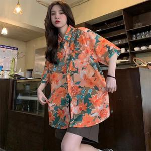 เสื้อเชิ้ตลายดอกไม้ผ้าไหมน้ำแข็งทรงหลวมสำหรับผู้หญิง แขนสั้น มาใหม่