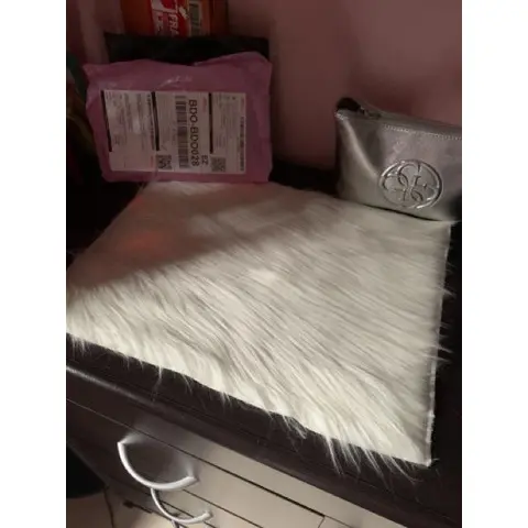 Karpet bulu aesthetic korea putih untuk alas background foto produk 4