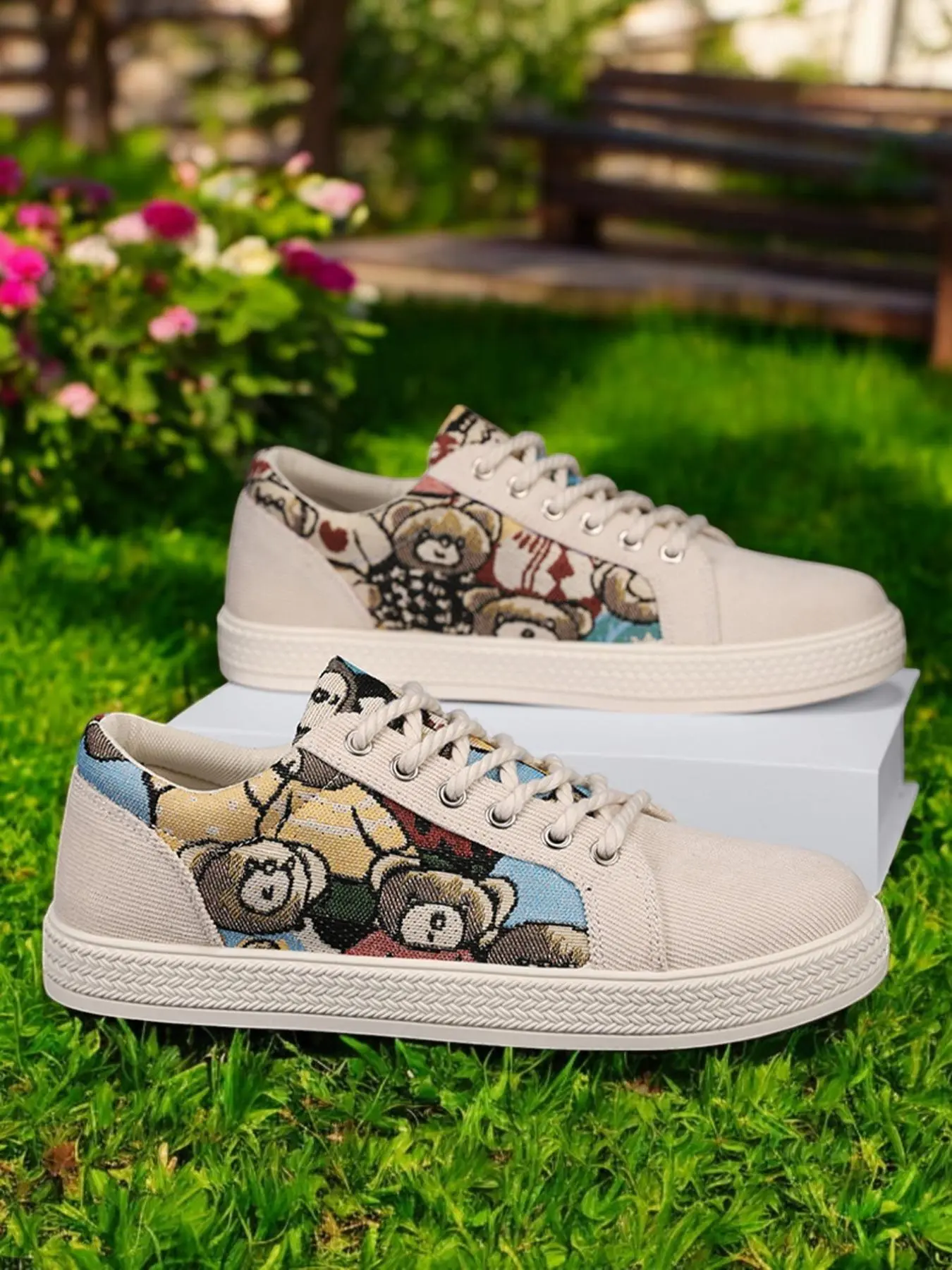 Men's Cartoon Bear Print Lace Up Low Top Training Shoes, Casual Comfortable Sports Shoes, Fashionable Skate Shoes for Daily Wear