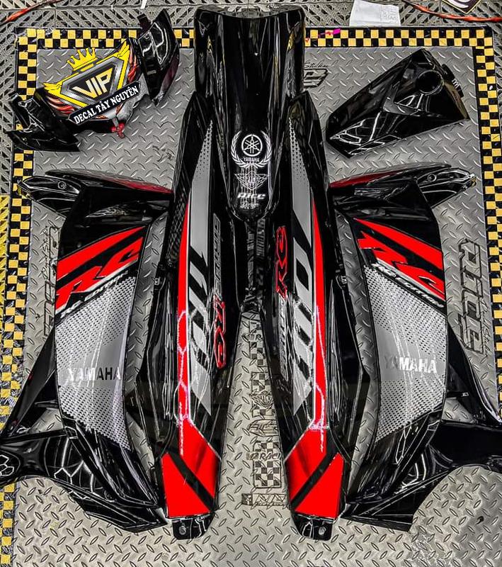 Dàn áo xe Sirius 50/110cc màu Đen Nhựa ABS cao cấp Tặng Tem PVC 3 Lớp RC Ver Zin. - ( Note: Ae cần mẫu theo yêu cầu vui lòng nhắn tin cho shop )