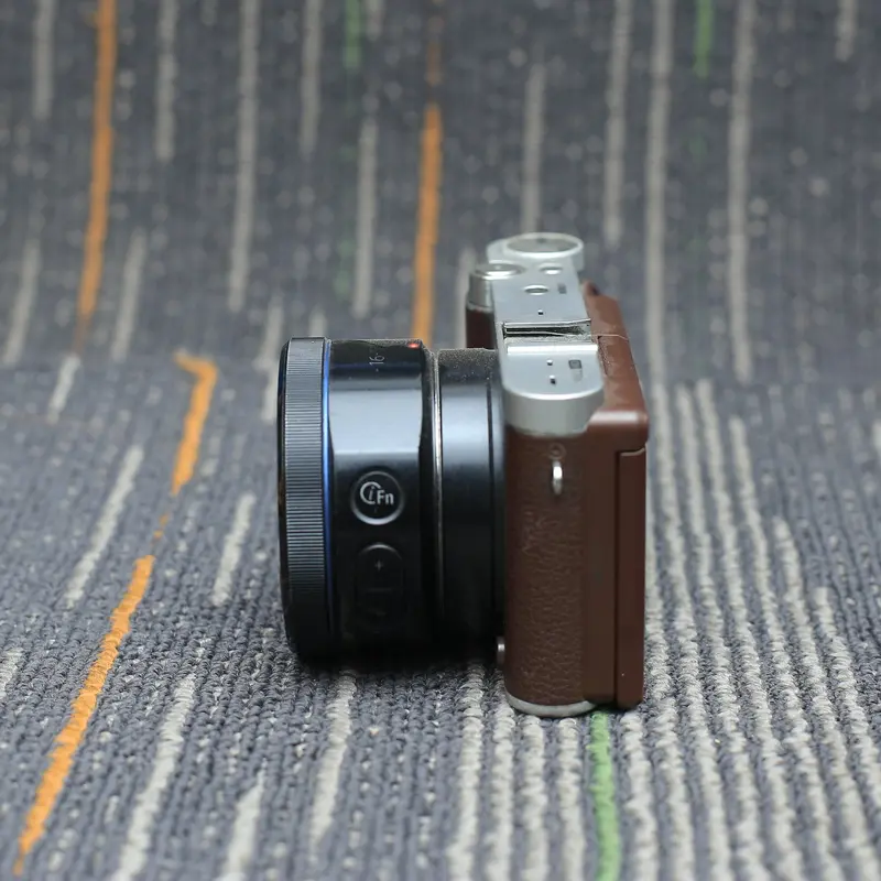 Kamera NX3000 dan Lensa / Kamera Mirrorless 0
