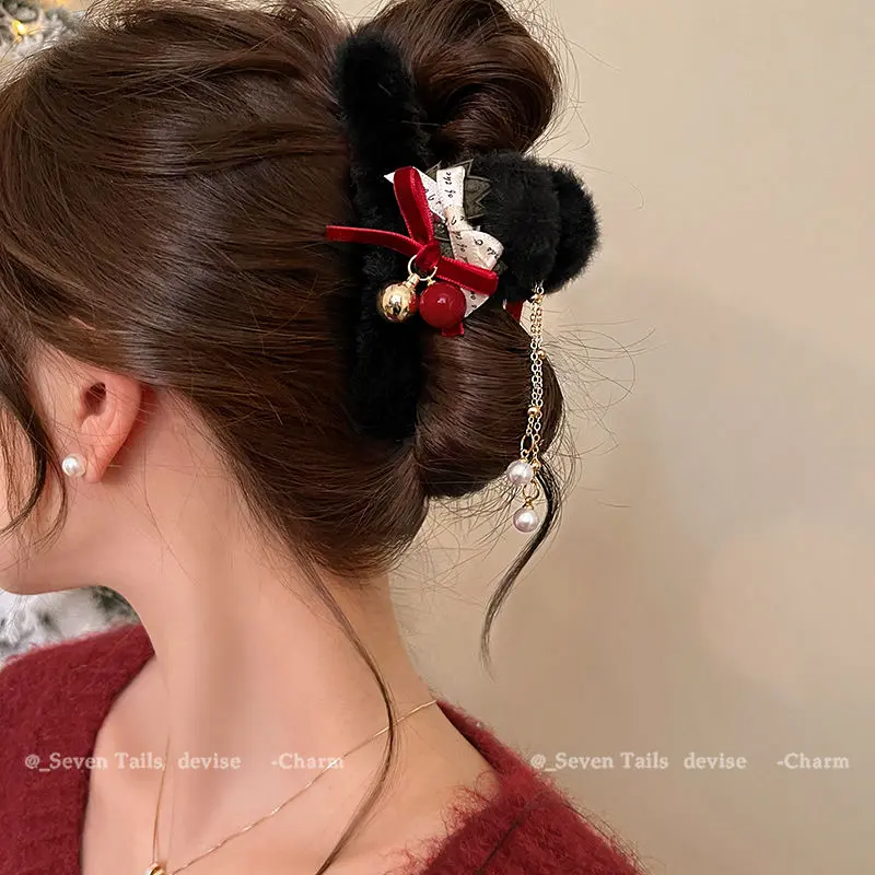 Christmas Atmosphere Plush Bow Claw Clip Women's Autumn and Winter Back Head High Sense Shark Clip New Hairpin Holiday Gift