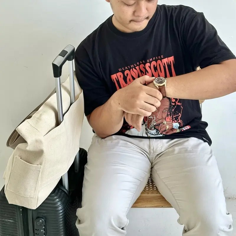 Prassa.ku | Gezi Bag - Zipper | Oversized Totebag Pria Wanita | Tas Tambahan Koper Travel Bahan Canvas Banyak Kantong 5
